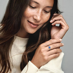 Pandora Ring: Blauer Quadrat-Strahlenkranz - Sterling-Silber