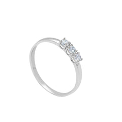 Bague en or 18 carats - 750 avec pierres en zircone