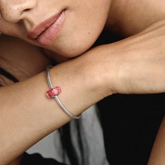 Pandora Charm mit Lachsrosa Murano-Glas, 8.4 mm - Ein Hauch von Magie