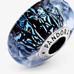 Pandora Tiefblauer Ozean: Wogen aus Dunkelblau im Murano-Glas Charm
