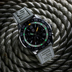 Luminox Pacific Diver Chronograph 44 mm, montre de plongée - XS.3141