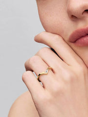 Pandora Timeless Tiara Baguette-Ring 14K Vergoldet mit weissem Zirkonia – 165084C01