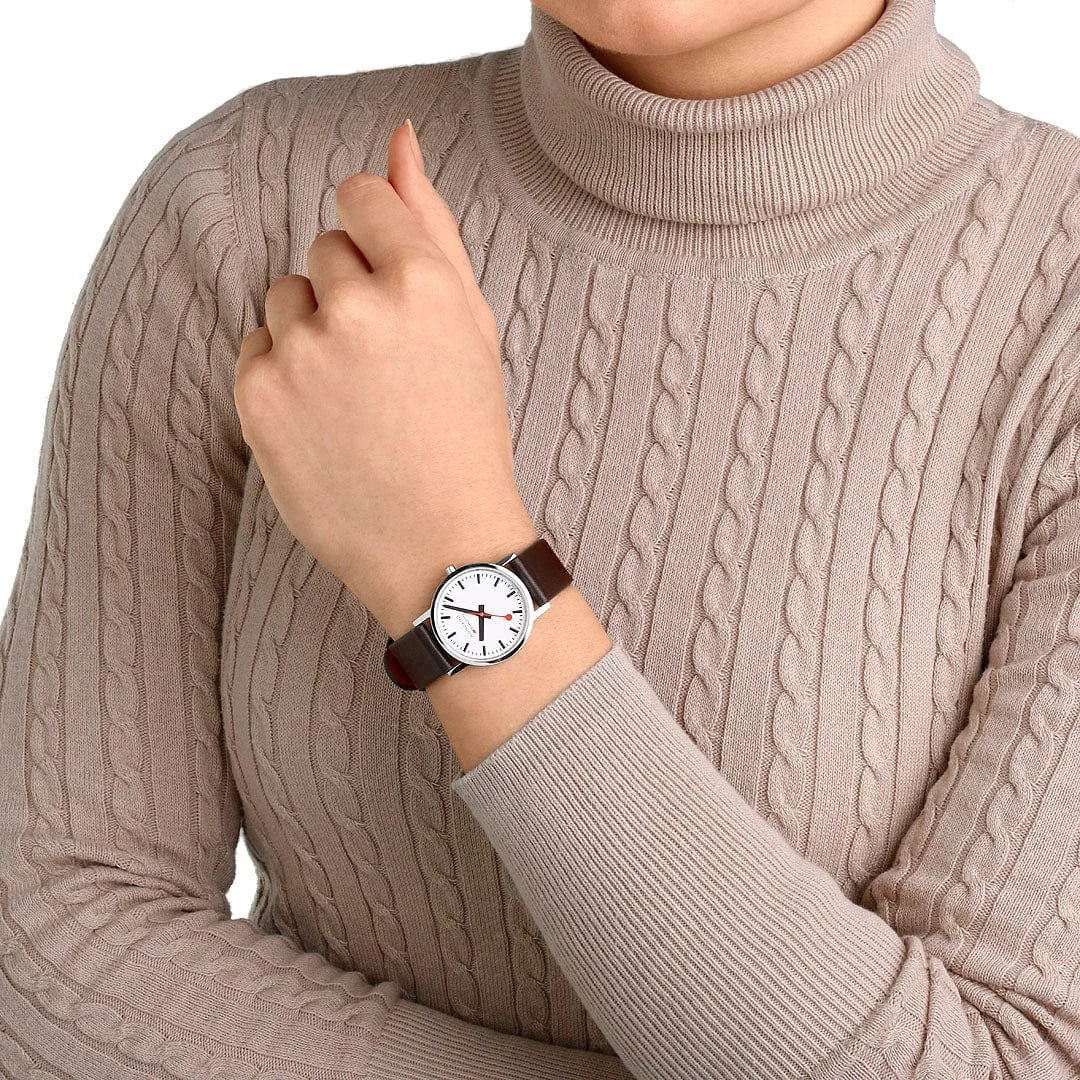Mondaine Classic Damenuhr aus Braunes Leder, 30 MM - A658.30323.11SBGV