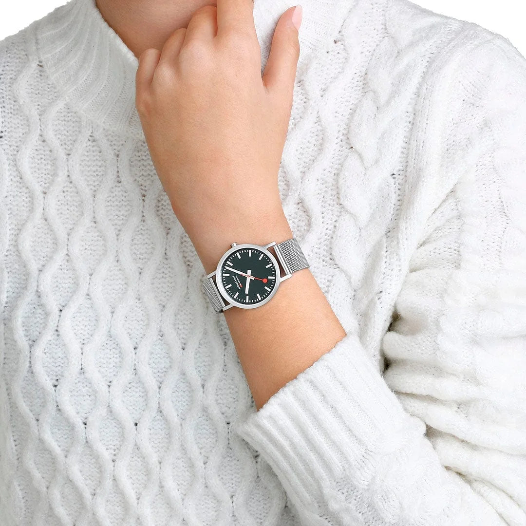 Mondaine Classic Damenuhr aus Edelstahl, 36 MM - A660.30314.60SBJ