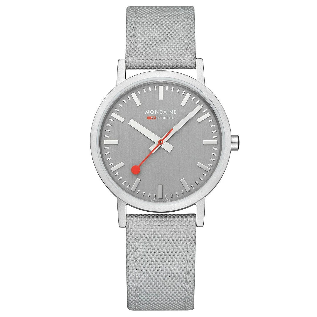 Mondaine Classic Damenuhr aus Good Gray Textil, 36 MM - A660.30314.80SBH