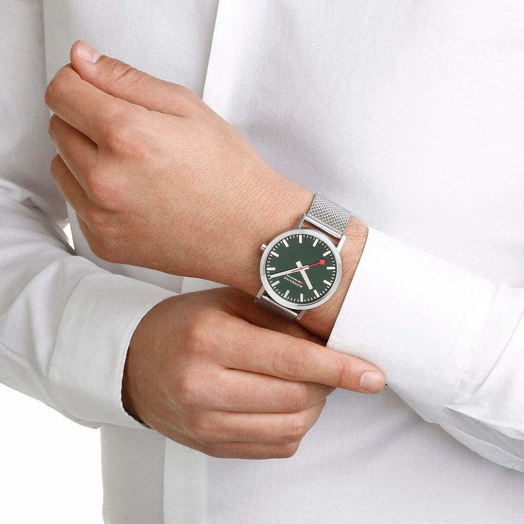 Mondaine Classic Herrenuhr aus Edelstahl, 40 MM - A660.30360.60SBJ