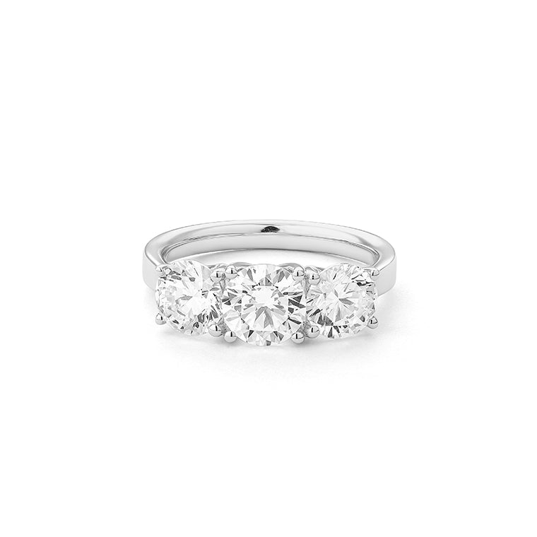 Facet Classic Solitär Ring mit 3 Brillanten in 750/18 Karat Weissgold