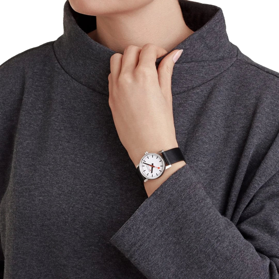 Mondaine EVO2 Quarz Damenuhr aus Schwarzes Leder, 30 MM - MSE.30110.LBV