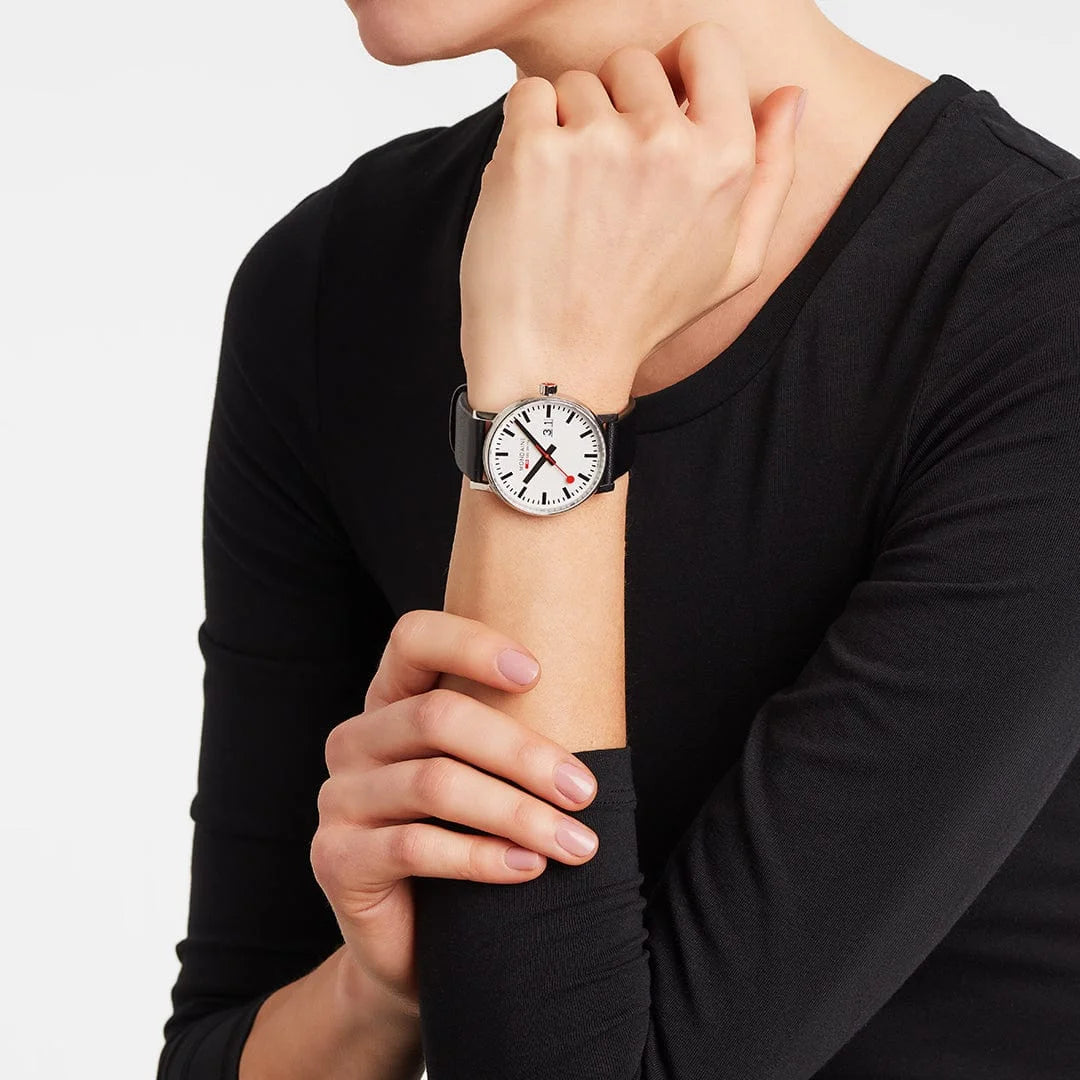 Mondaine EVO2 Herrenuhr aus Leder, 40 MM - MSE.40210.LBV