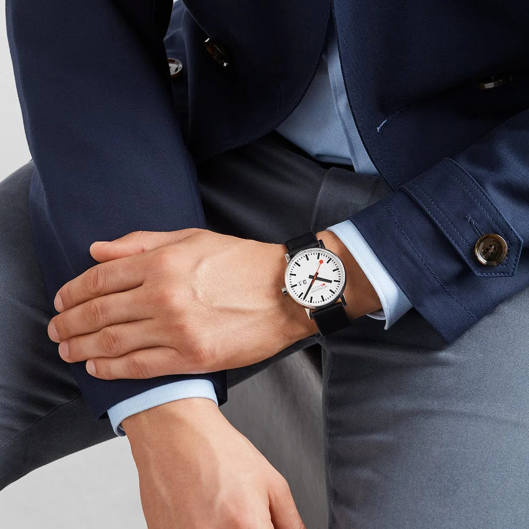 Mondaine EVO2 Herrenuhr aus Leder, 40 MM - MSE.40210.LBV