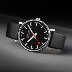 Mondaine EVO2 Herrenuhr aus Schwarzes Leder, 43 MM - MSE.43120.LB