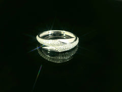 Bague noble en or blanc avec 54 diamants – 18 carats de brillance en taille 55 – YZ0004281 