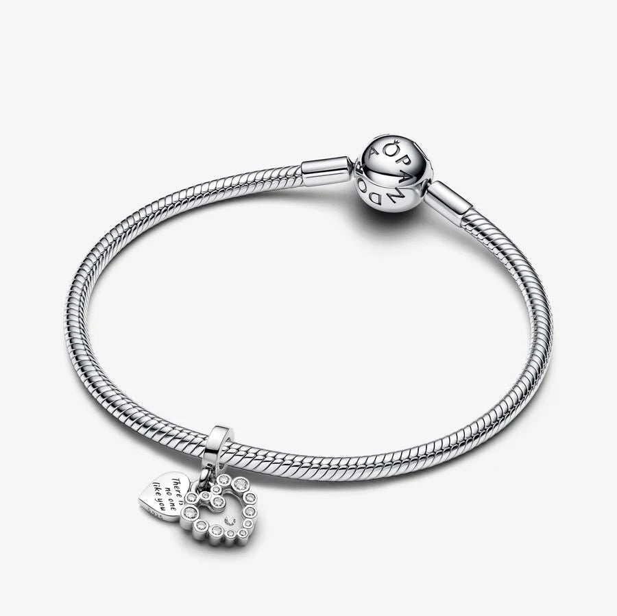 Funkelnder Doppel-Herzanhänger Charm -  793765C01
