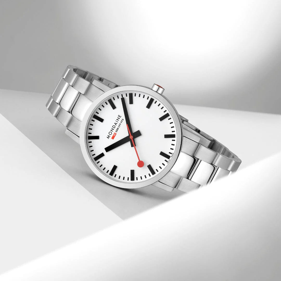 Mondaine Classic Sapphire Ø 40 Unisexuhr - A660.30360.11SBJ