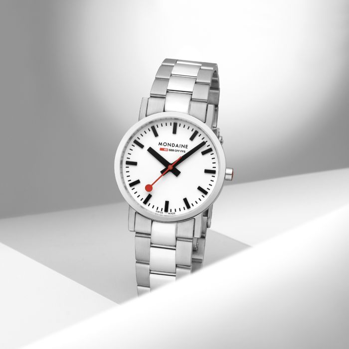 Mondaine Classic Sapphire Ladies Ø 30 Damenuhr - A658.30323.11SBJ
