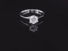 Strahlende Schlichtheit – Weissgoldring mit 0.60ct. Brillant für stilvolle Akzente - 5551000