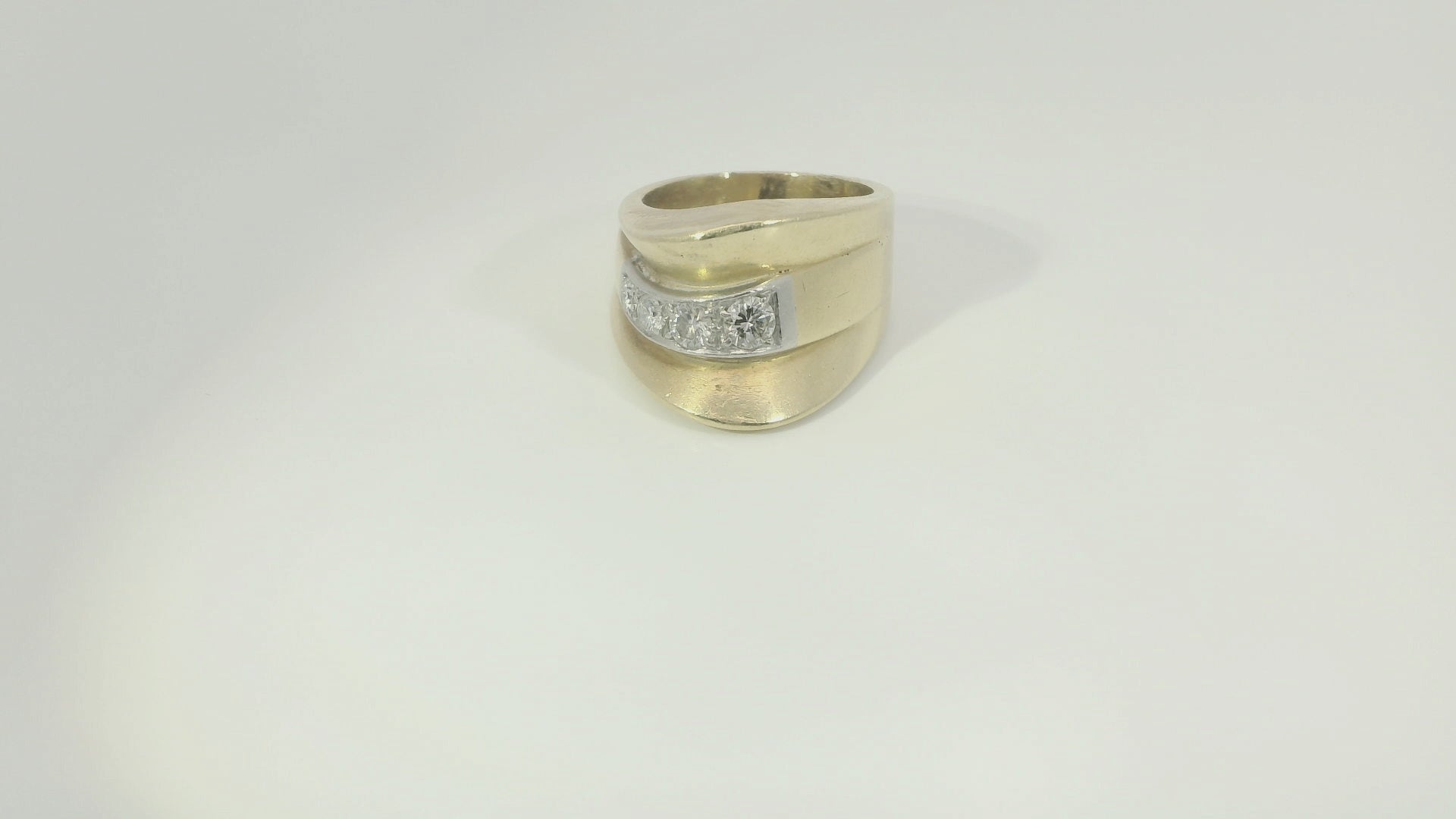 18K Gelbgold - 750 Ring 11.7gr mit 4 Diamanten