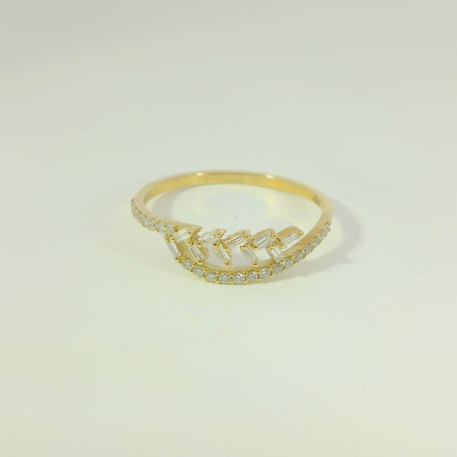 Bague délicate pour femme en or jaune 18 carats avec 22 diamants – élégance intemporelle en taille 54 - YZ0005021 