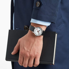 Mondaine Evo2 35mm, schwarze Lederarmbanduhr, MSE.35110.LB